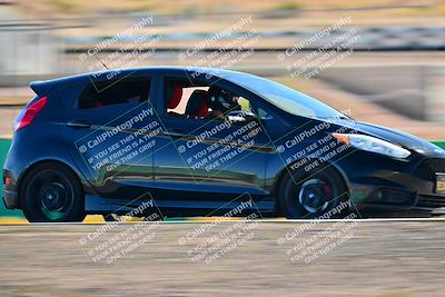 media/Oct-18-2025-Extreme Speed (Sat) [[d6d7e1fef1]]/Group 5/Session 3 (Turn 1)/